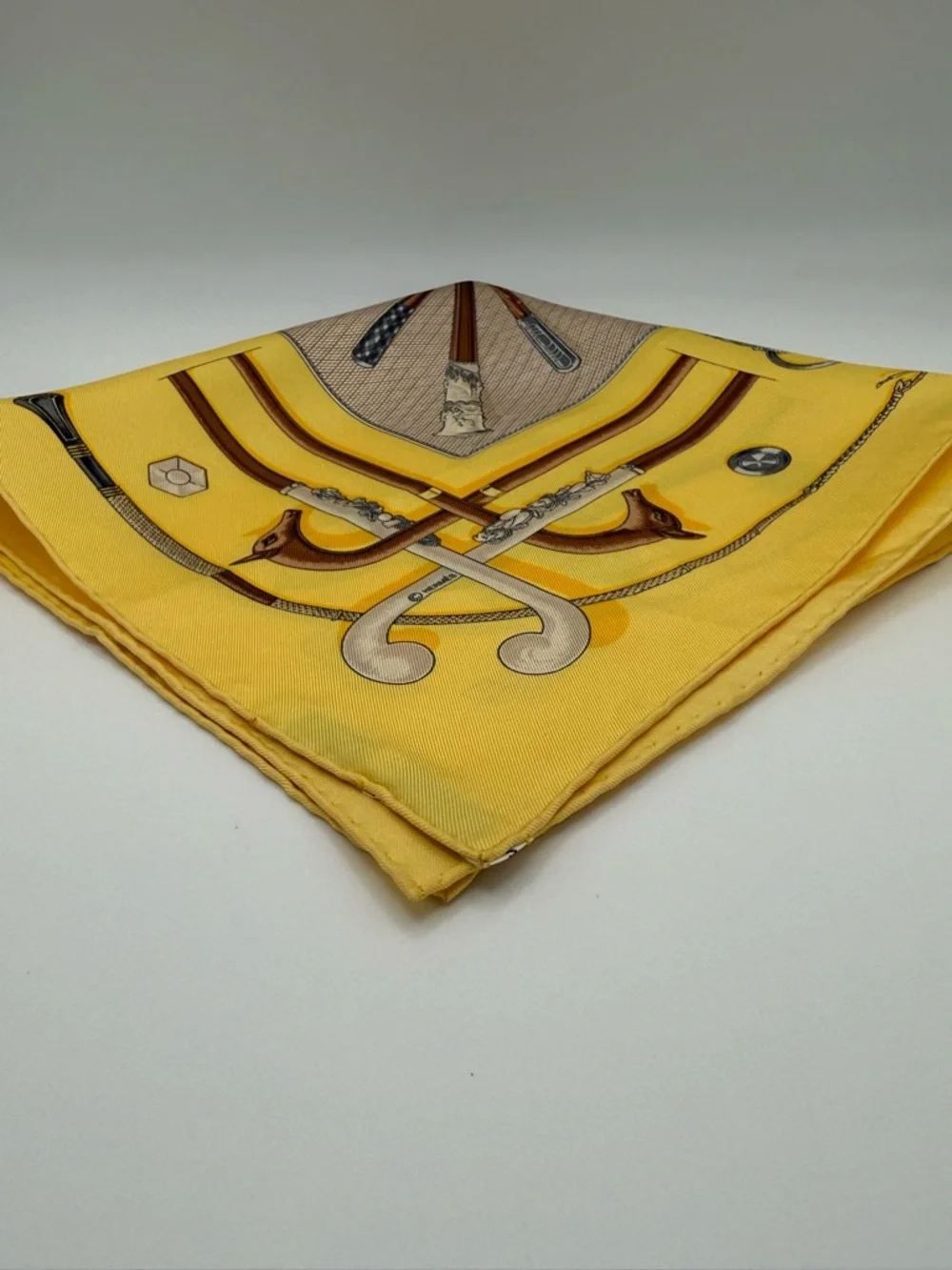 HERMES SCARF CARRE 45 CANNES & POMMEAUX SILK YELLOW - Picture 4 of 8